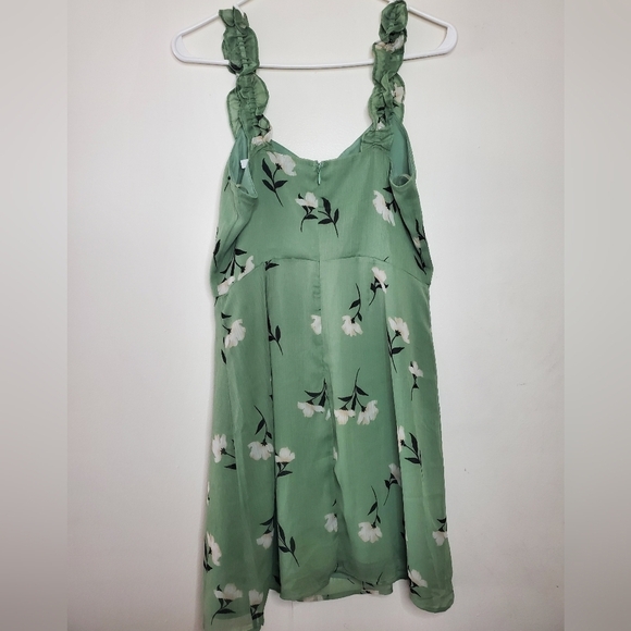 All In Favor Pine Floral Stella Mini Dress Size Medium - Picture 5 of 12